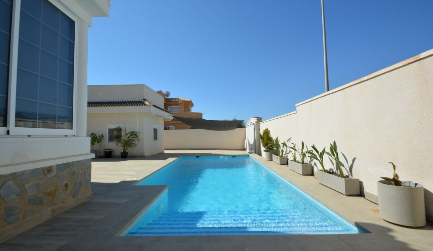 Brukt - Villa -
Ciudad Quesada - Costa Blanca