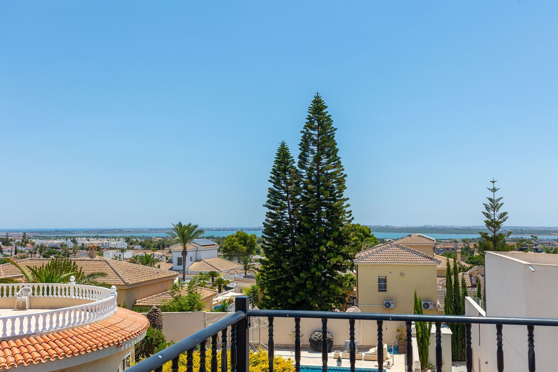 Brukt - Villa -
Ciudad Quesada - Costa Blanca