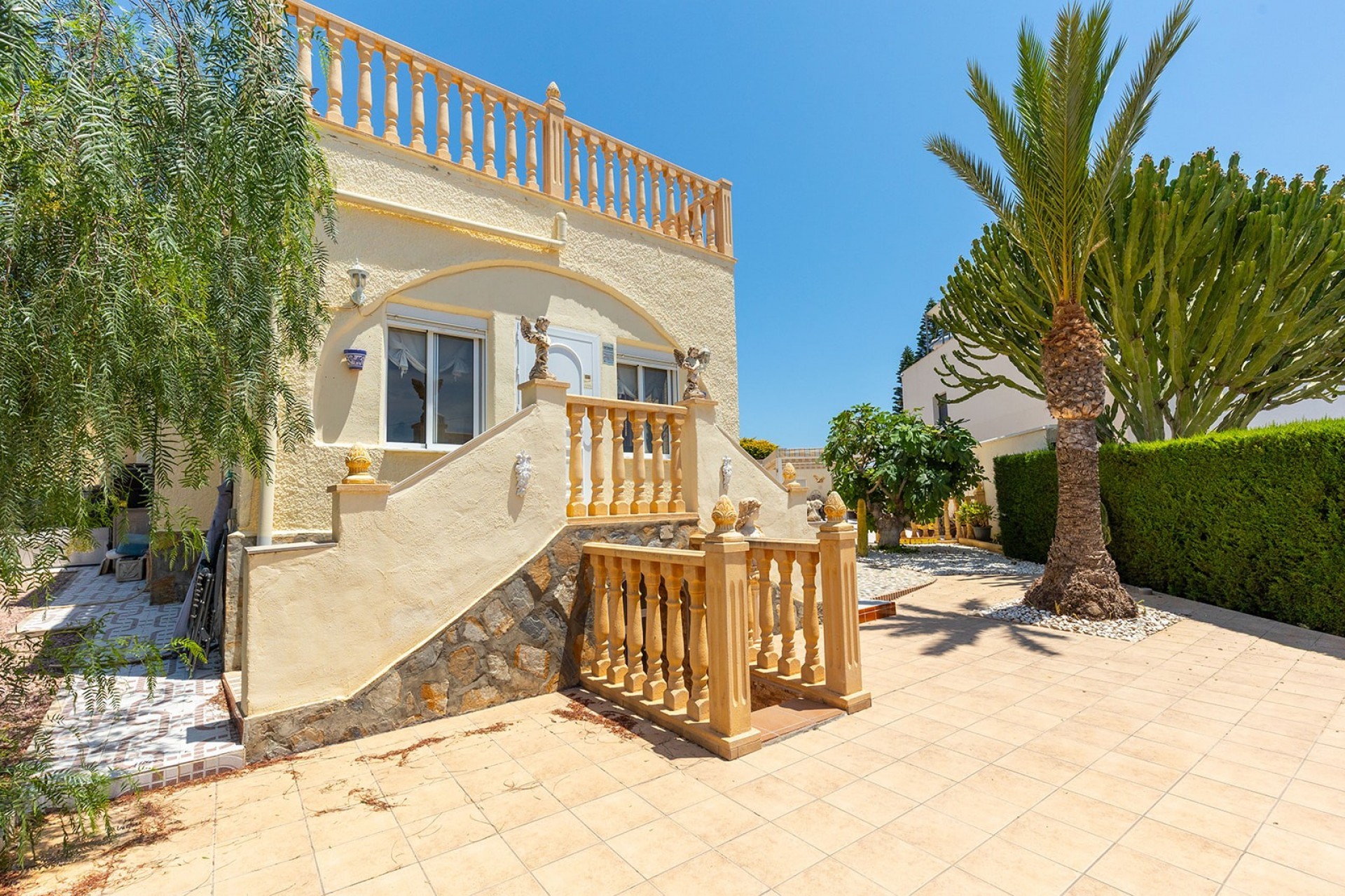 Brukt - Villa -
Ciudad Quesada - Costa Blanca
