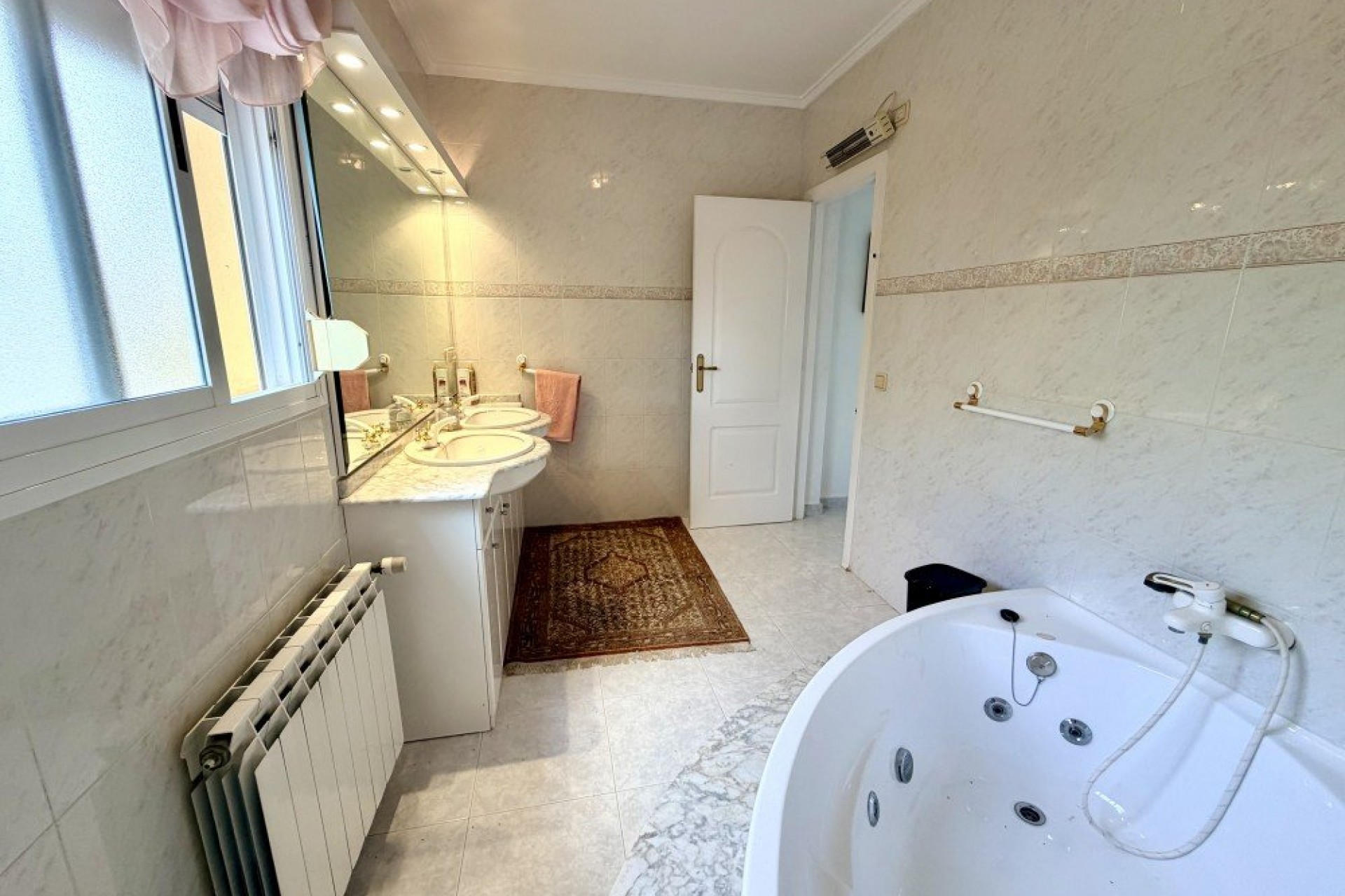 Brukt - Villa -
Ciudad Quesada - Costa Blanca