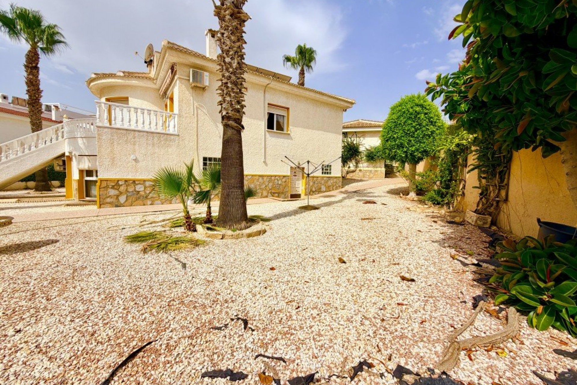 Brukt - Villa -
Ciudad Quesada - Costa Blanca