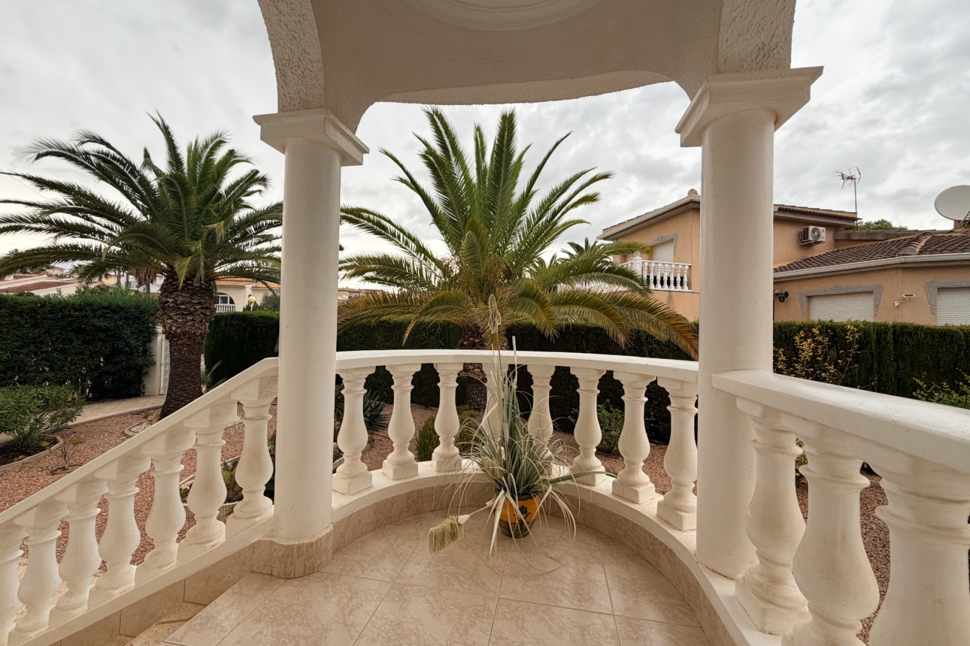 Brukt - Villa -
Ciudad Quesada - Costa Blanca