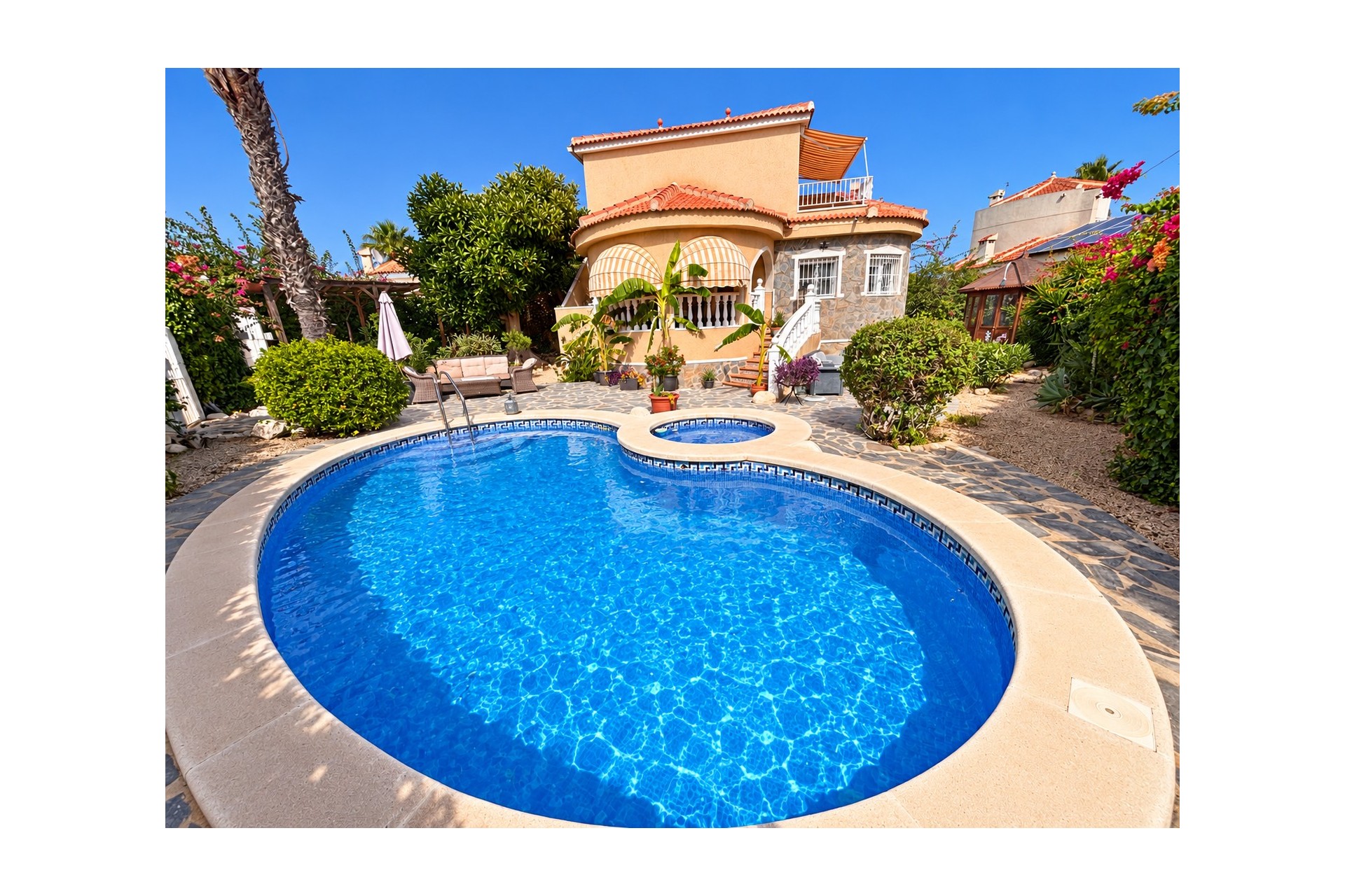 Brukt - Villa -
Ciudad Quesada - Costa Blanca