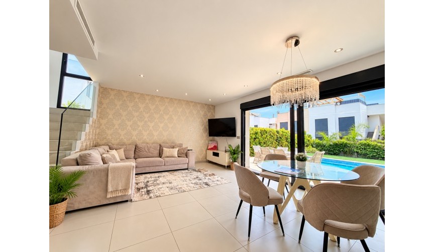 Brukt - Villa -
Ciudad Quesada - Costa Blanca
