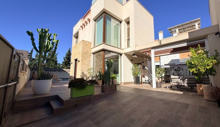 Brukt - Villa -
Ciudad Quesada - Costa Blanca