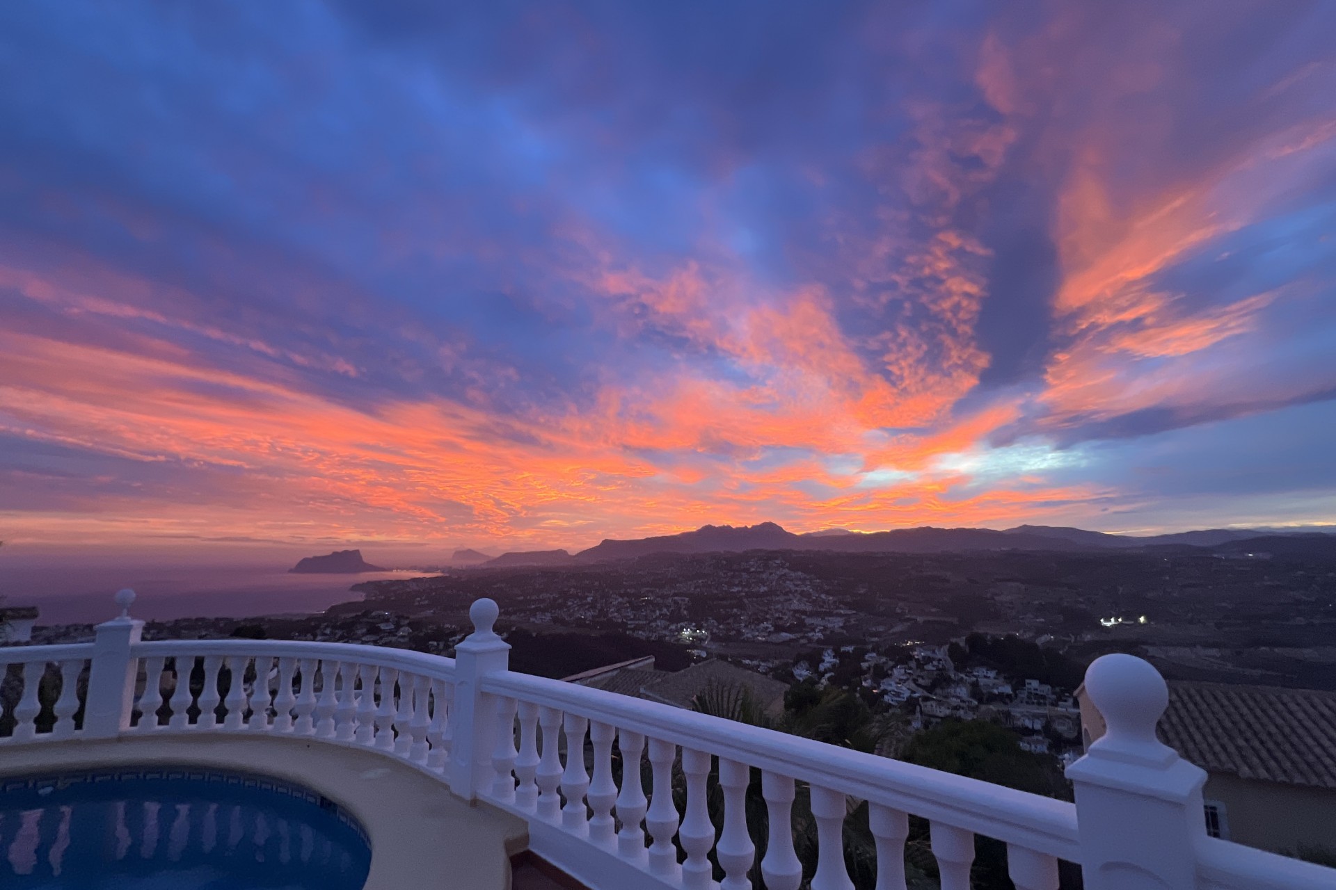 Brukt - Villa -
Cumbre del Sol - Costa Blanca