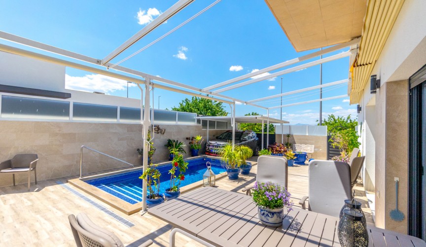 Brukt - Villa -
Daya Nueva - Costa Blanca