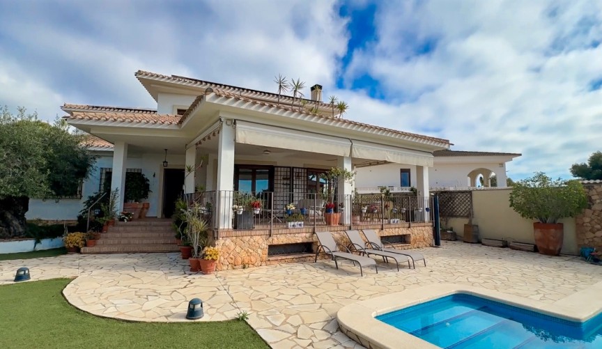 Brukt - Villa -
Dehesa de Campoamor - Costa Blanca