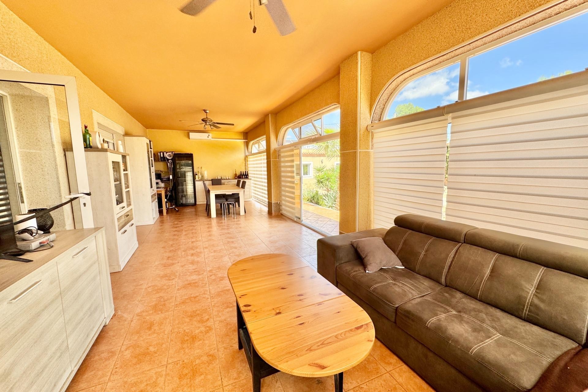 Brukt - Villa -
Dolores - Cmno. Escorredor