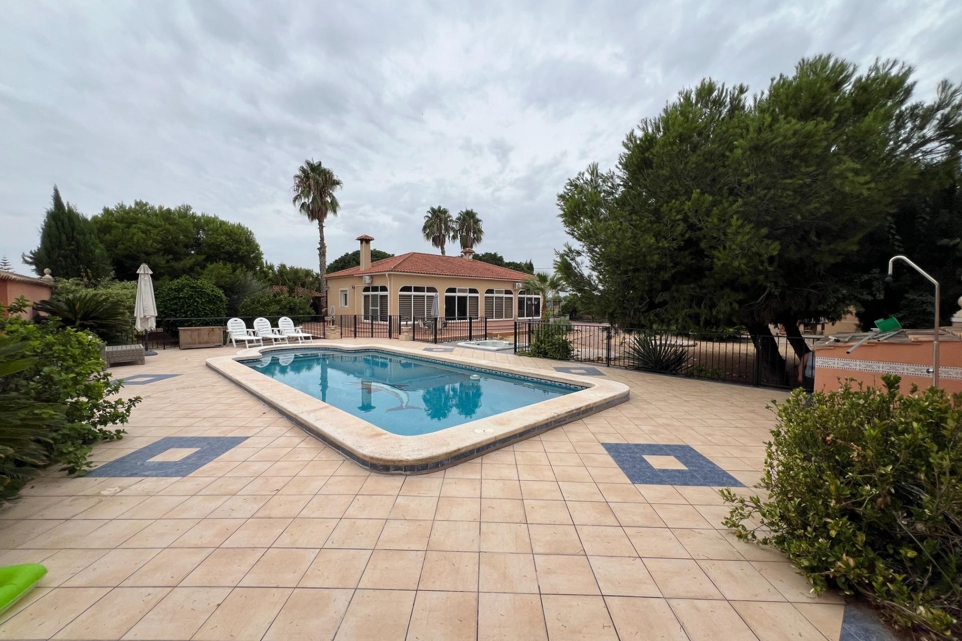 Brukt - Villa -
Dolores - Cmno. Escorredor