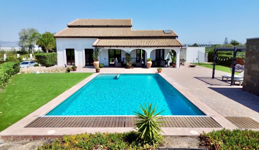 Brukt - Villa -
Dolores - Comunidad Valenciana