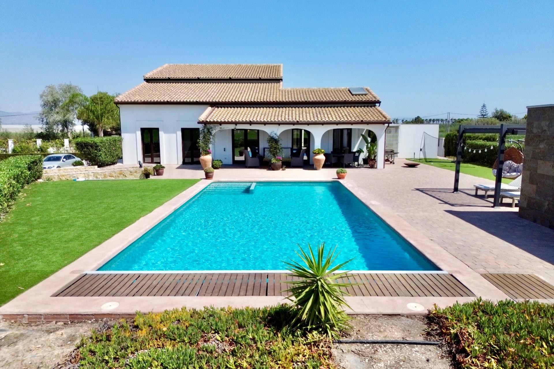 Brukt - Villa -
Dolores - Comunidad Valenciana