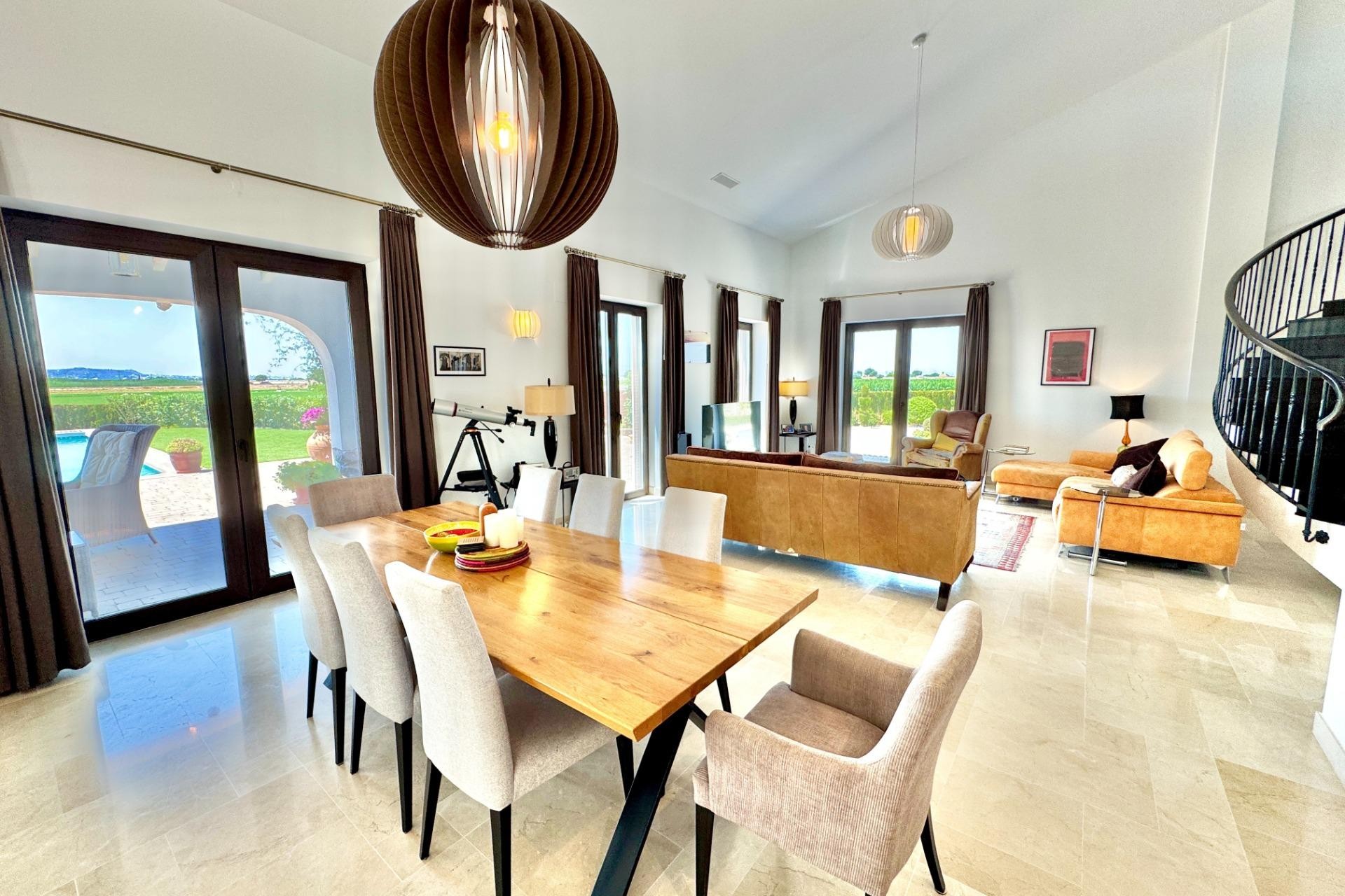 Brukt - Villa -
Dolores - Comunidad Valenciana