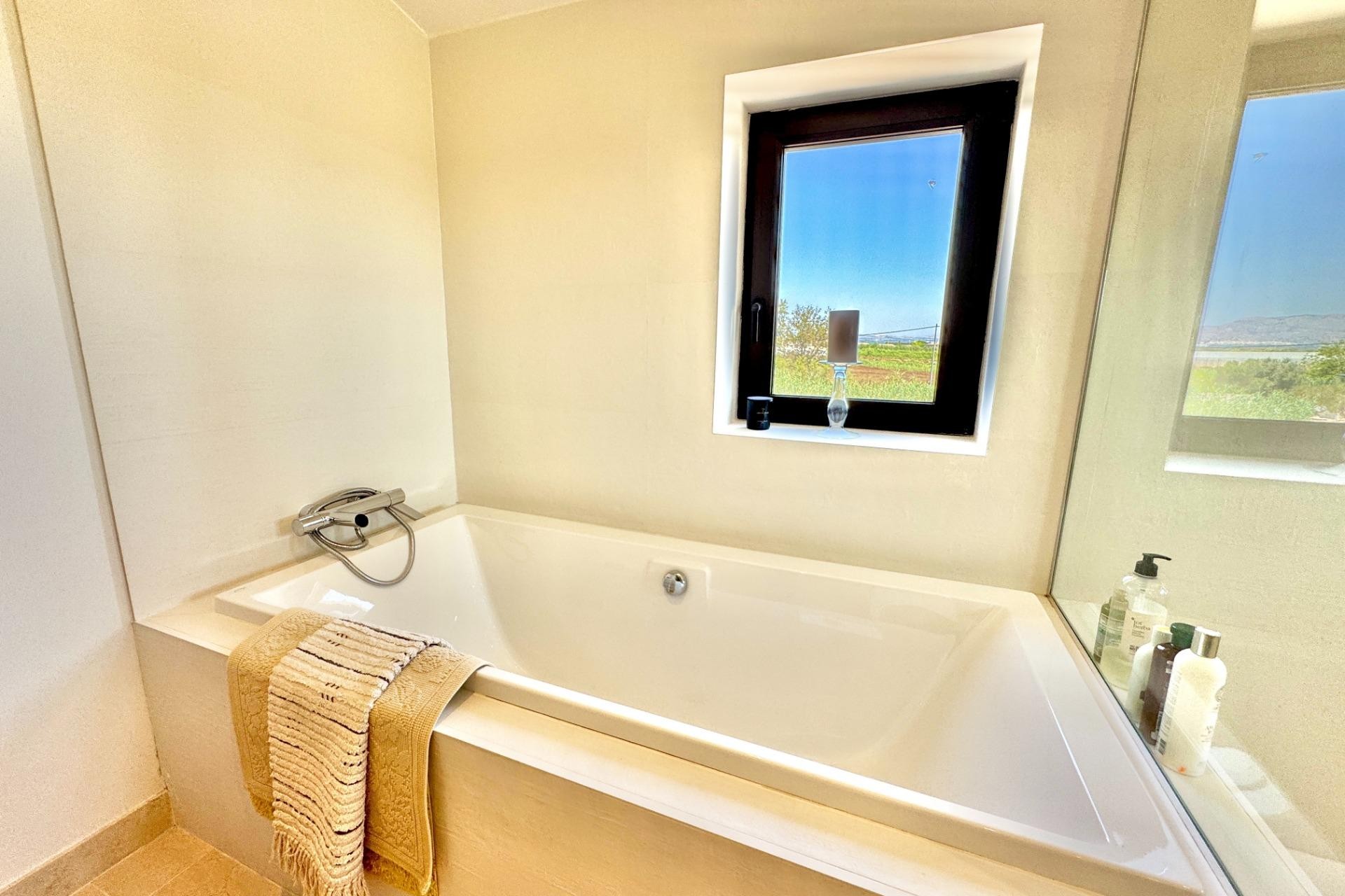 Brukt - Villa -
Dolores - Comunidad Valenciana