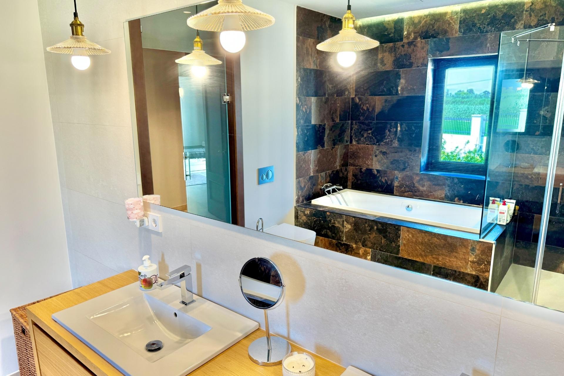 Brukt - Villa -
Dolores - Comunidad Valenciana