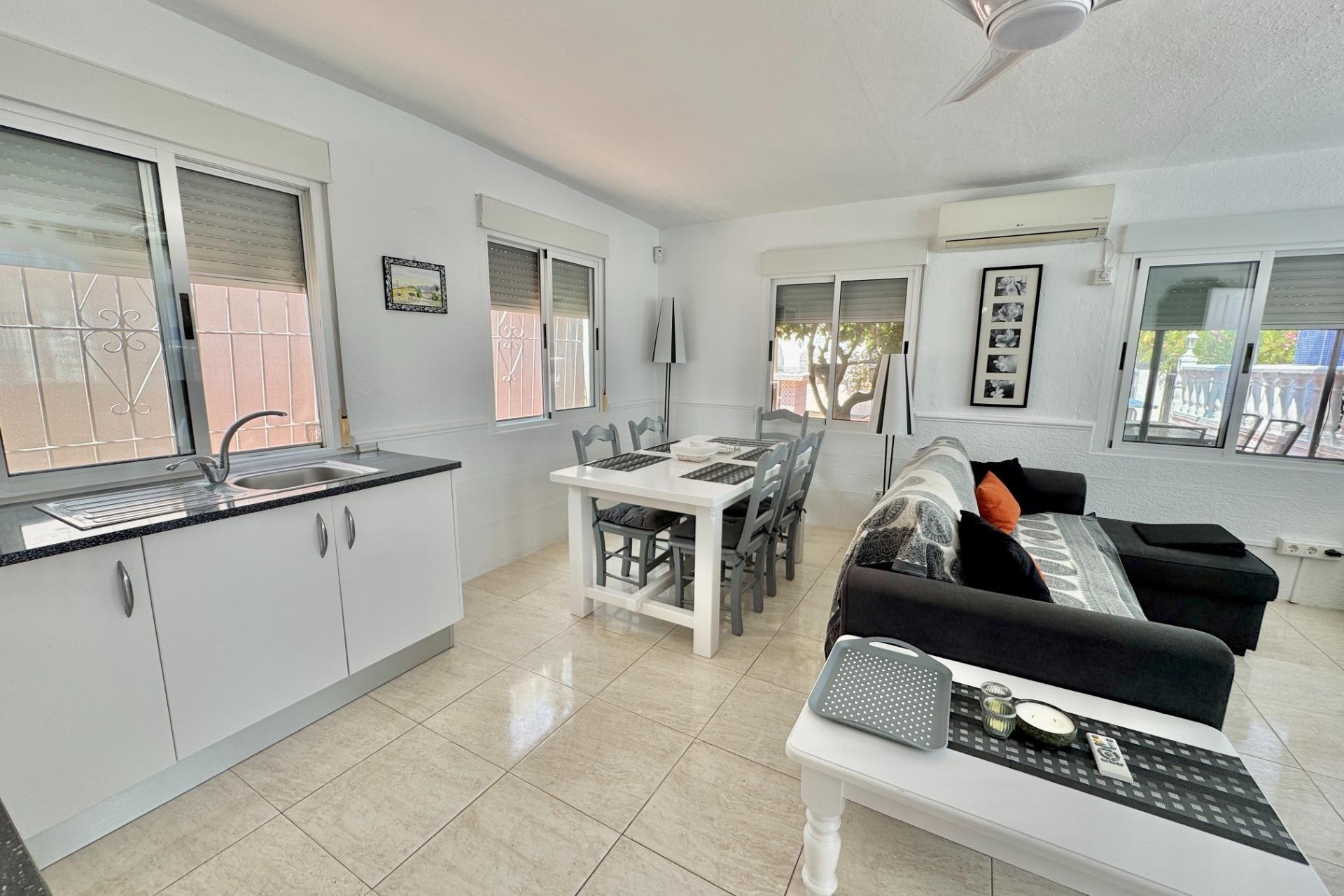 Brukt - Villa -
Dolores - Comunidad Valenciana