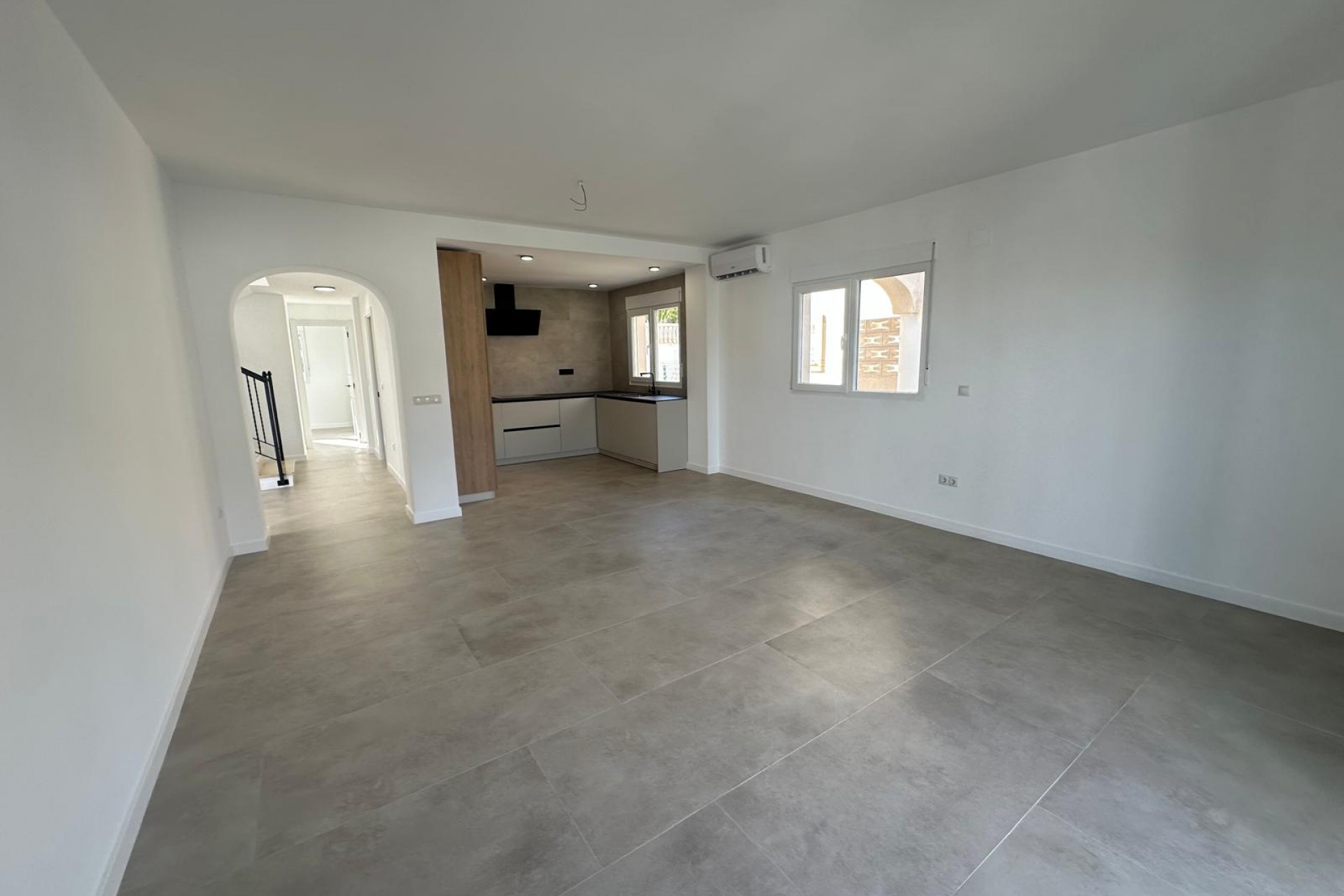 Brukt - Villa -
El Campello - Costa Blanca