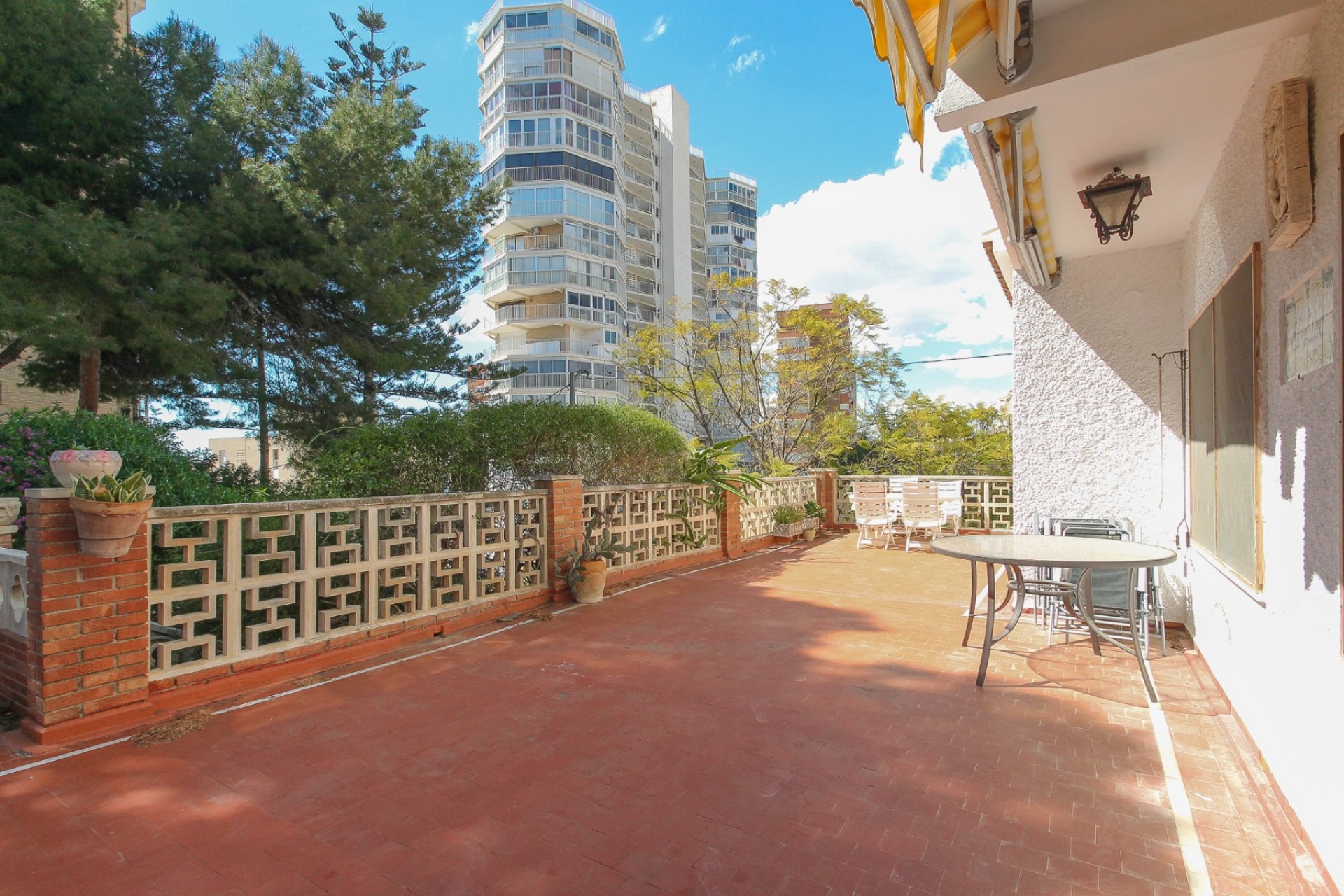Brukt - Villa -
El Campello - Costa Blanca