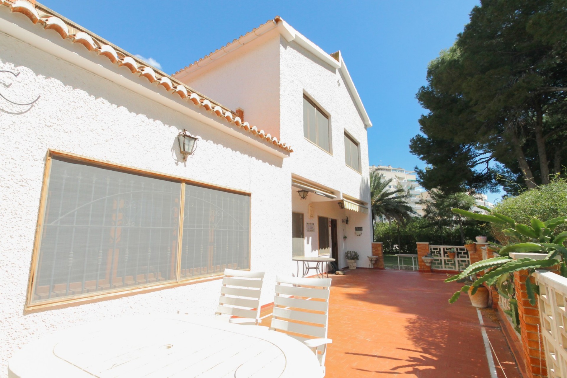 Brukt - Villa -
El Campello - Costa Blanca