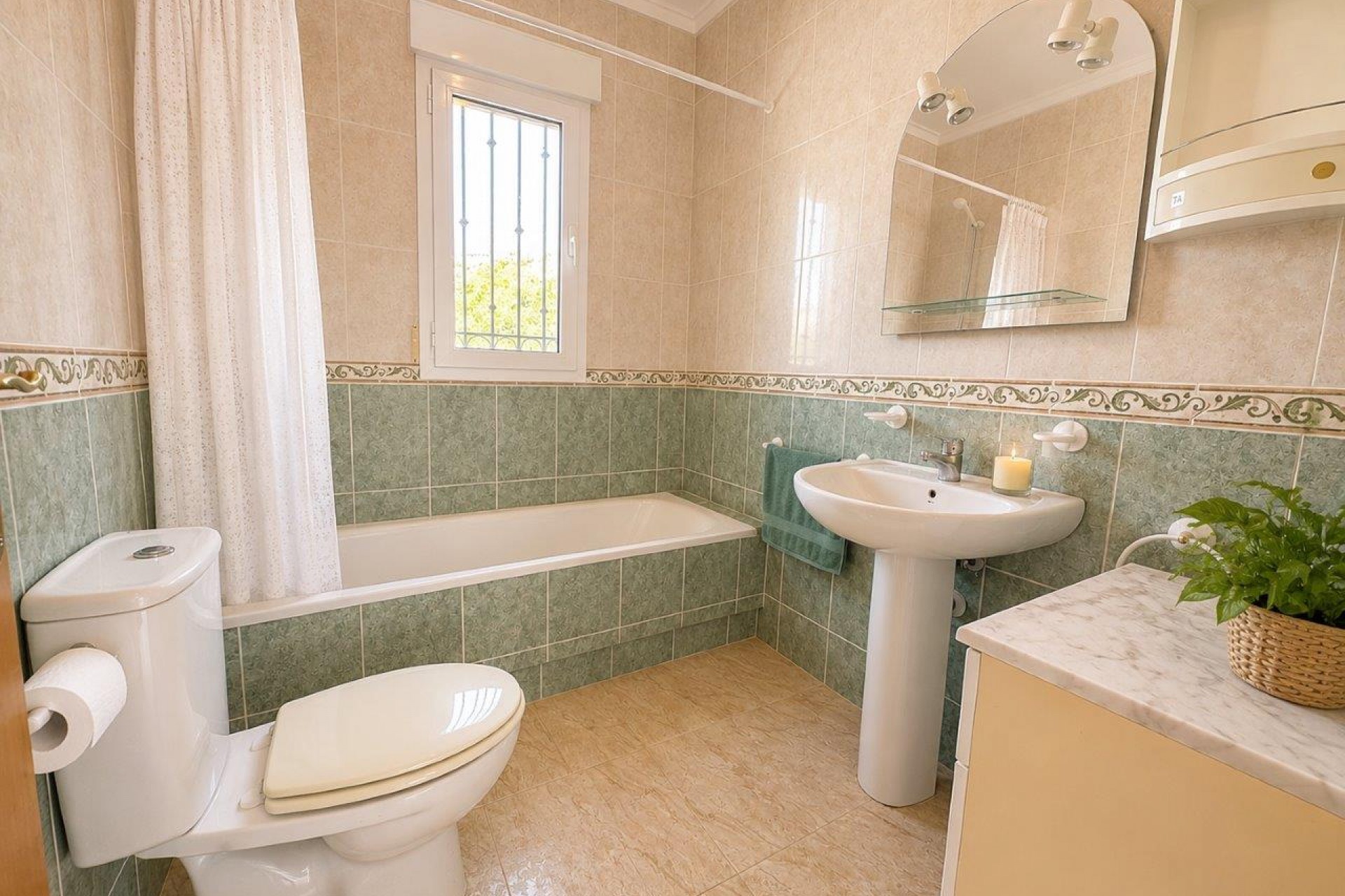 Brukt - Villa -
El Carmoli - Costa Calida