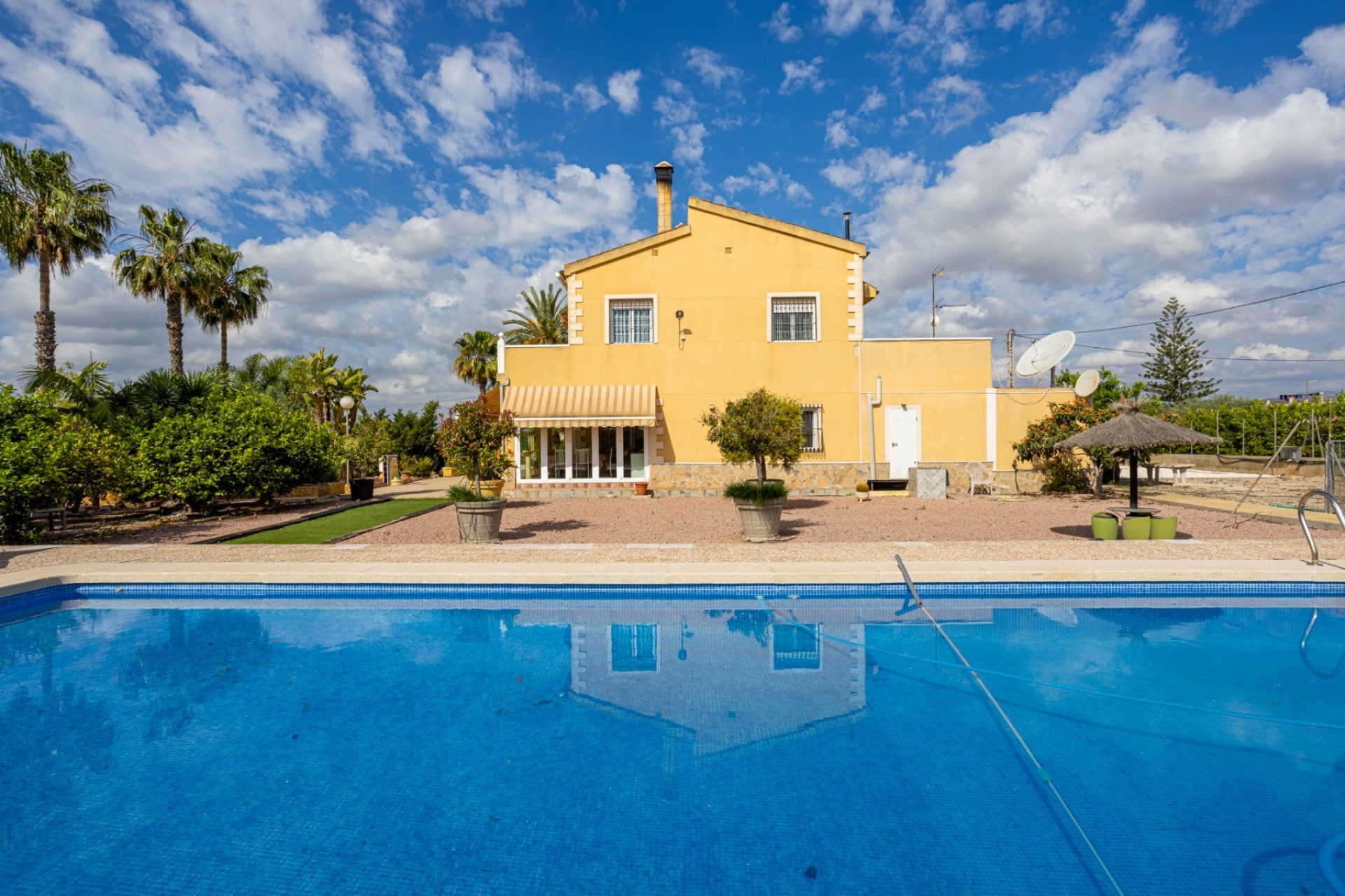 Brukt - Villa -
Elche - Costa Blanca