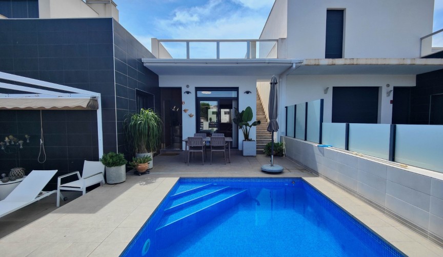Brukt - Villa -
Formentera del Segura - Costa Blanca