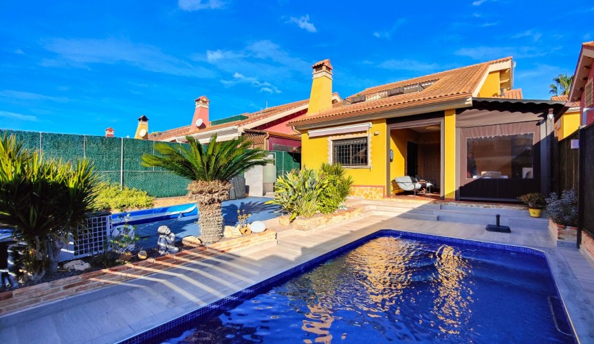 Brukt - Villa -
Guardamar del Segura - Costa Blanca