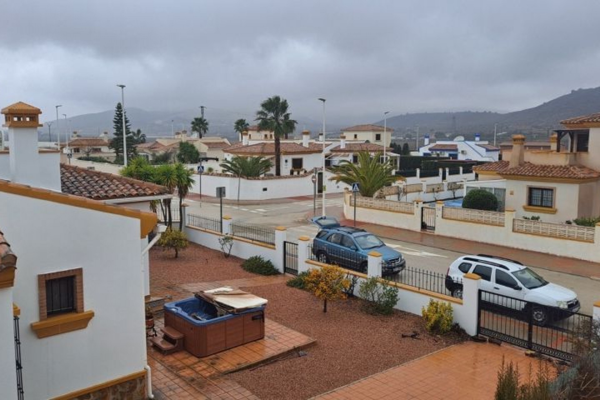 Brukt - Villa -
Hondón de las Nieves - Inland