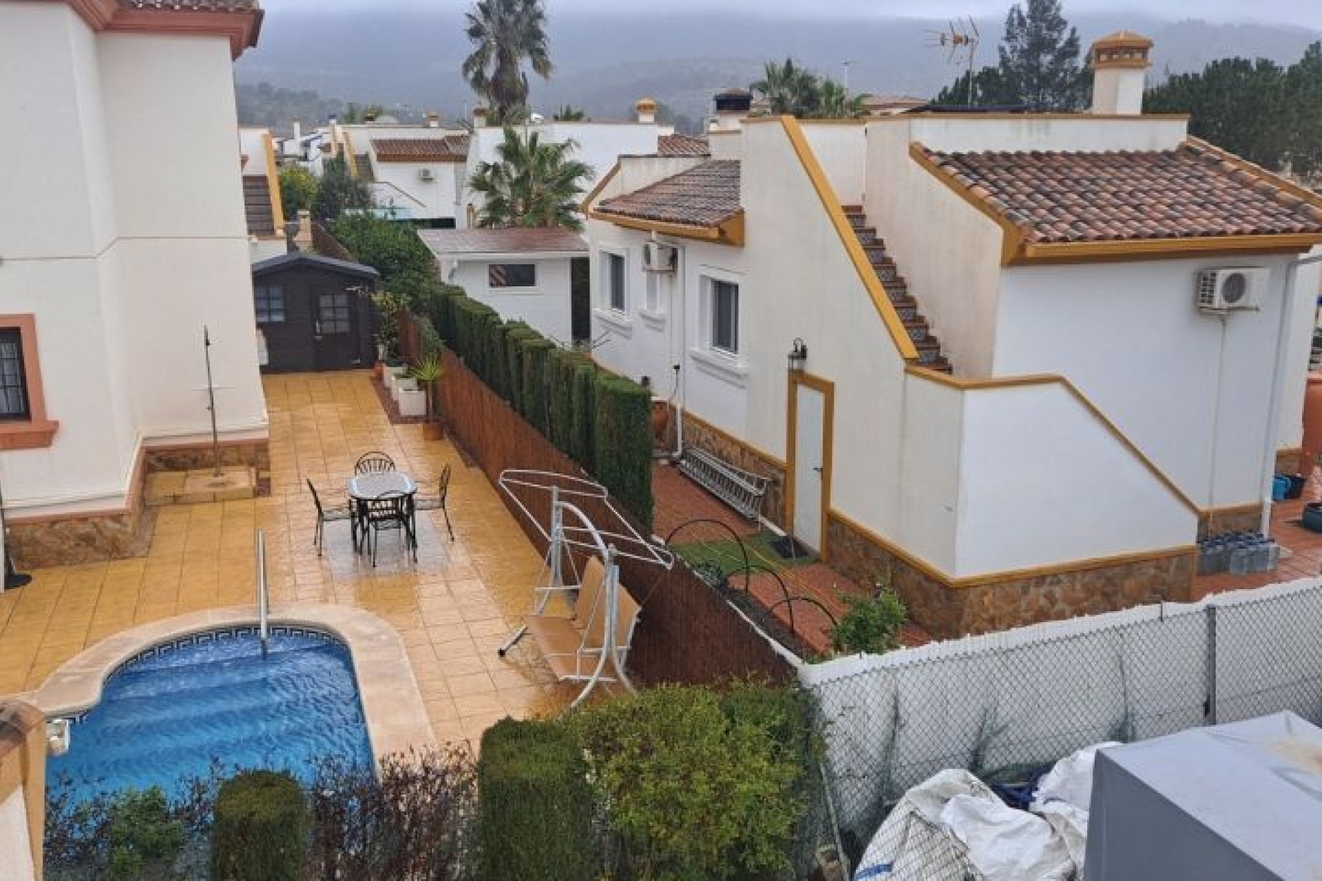 Brukt - Villa -
Hondón de las Nieves - Inland