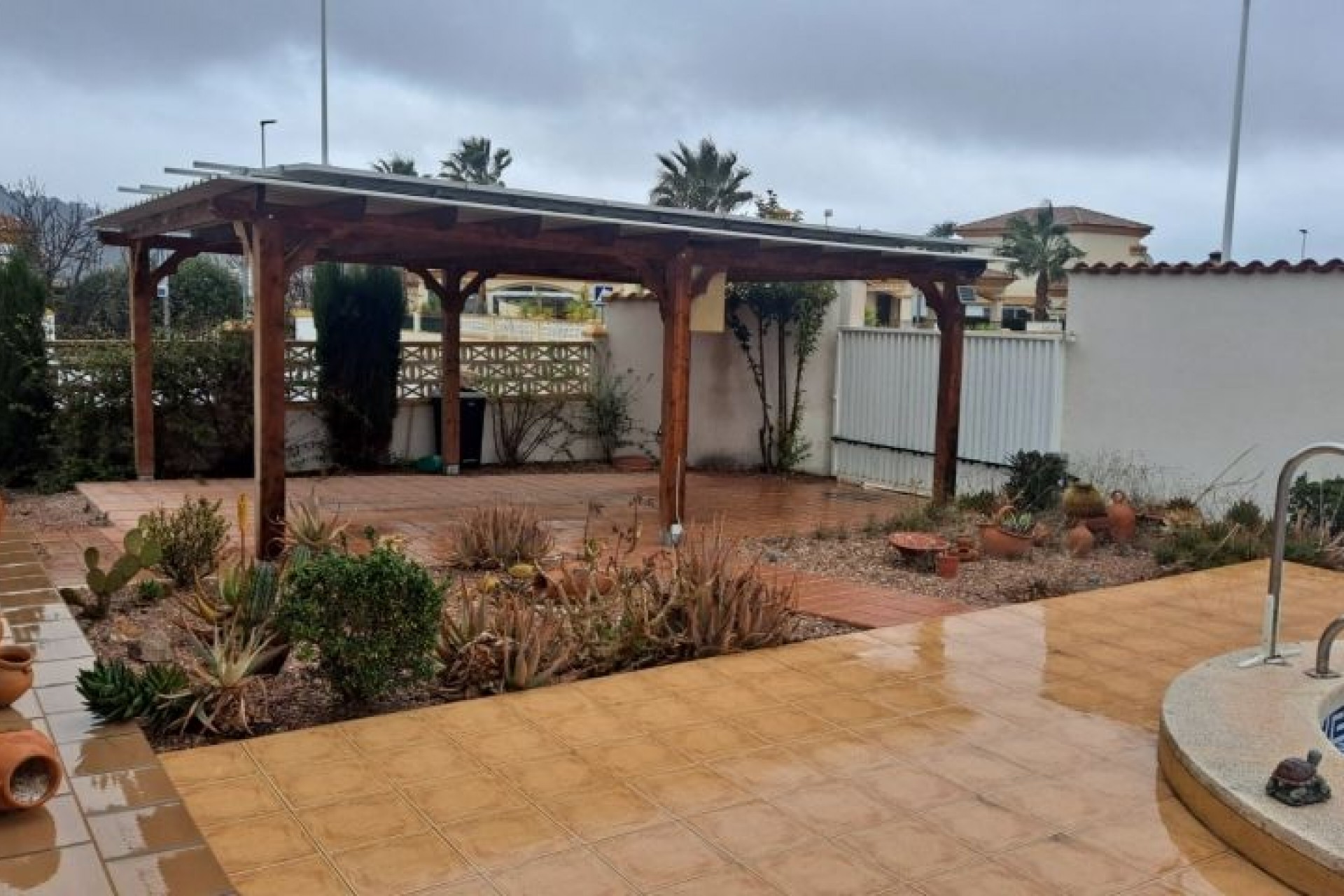 Brukt - Villa -
Hondón de las Nieves - Inland