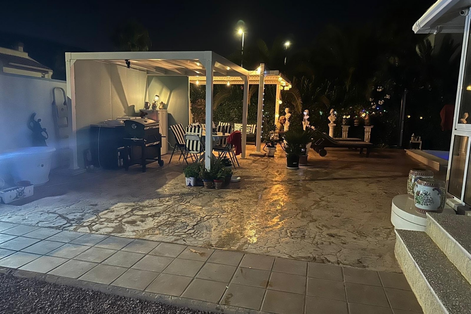 Brukt - Villa -
Hondón de las Nieves - Inland