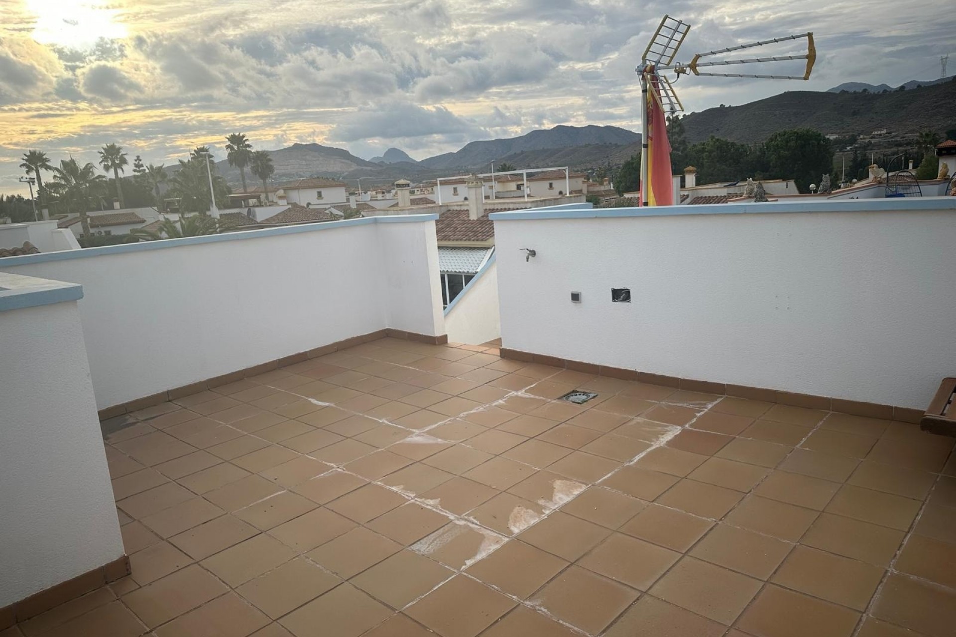 Brukt - Villa -
Hondón de las Nieves - Inland