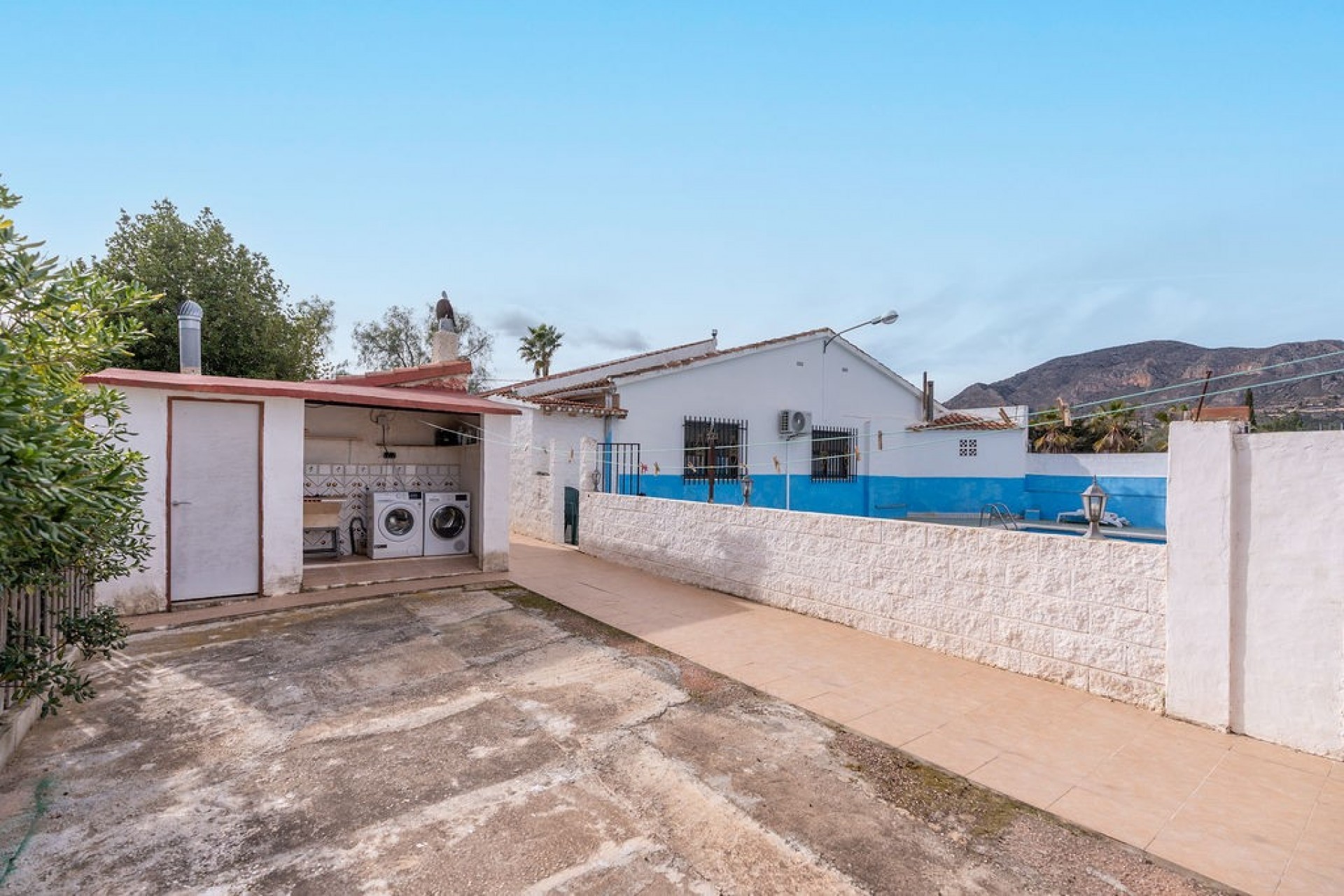 Brukt - Villa -
Hondón de las Nieves - Inland