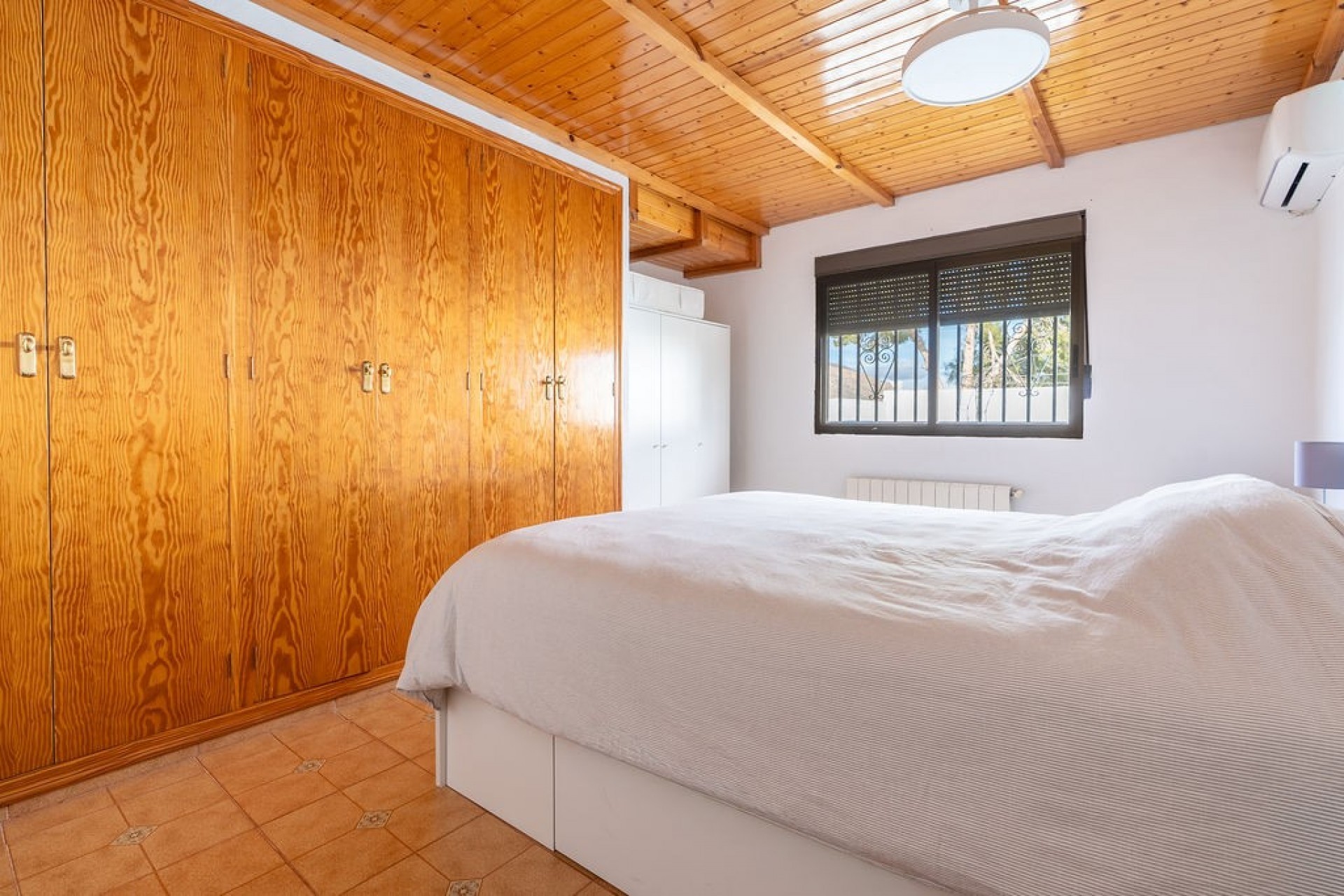 Brukt - Villa -
Hondón de las Nieves - Inland