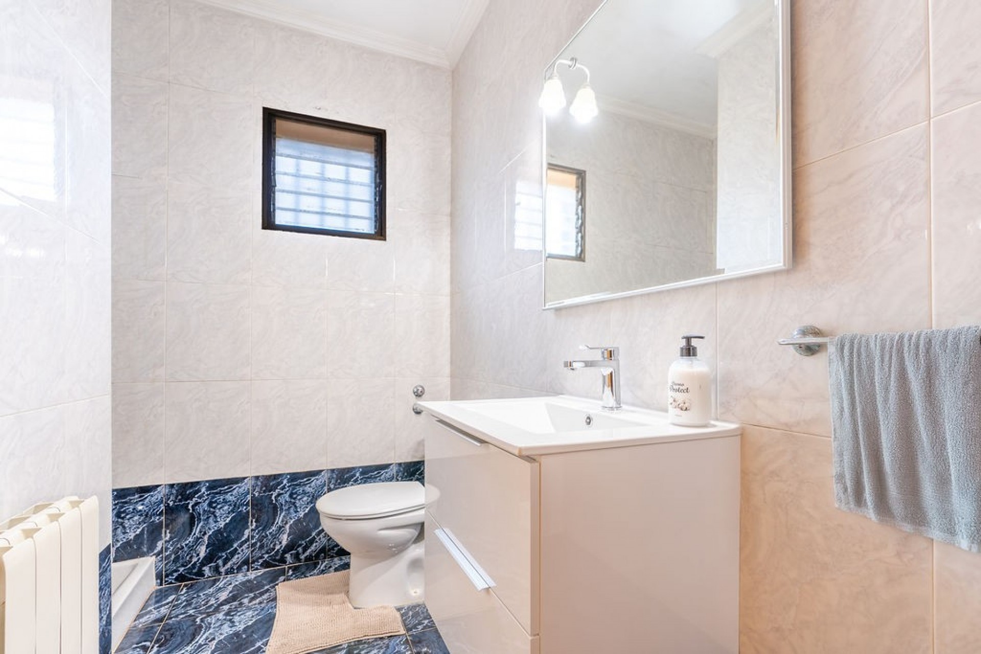 Brukt - Villa -
Hondón de las Nieves - Inland