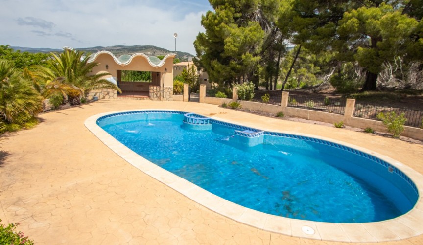 Brukt - Villa -
Ibi - Costa Blanca