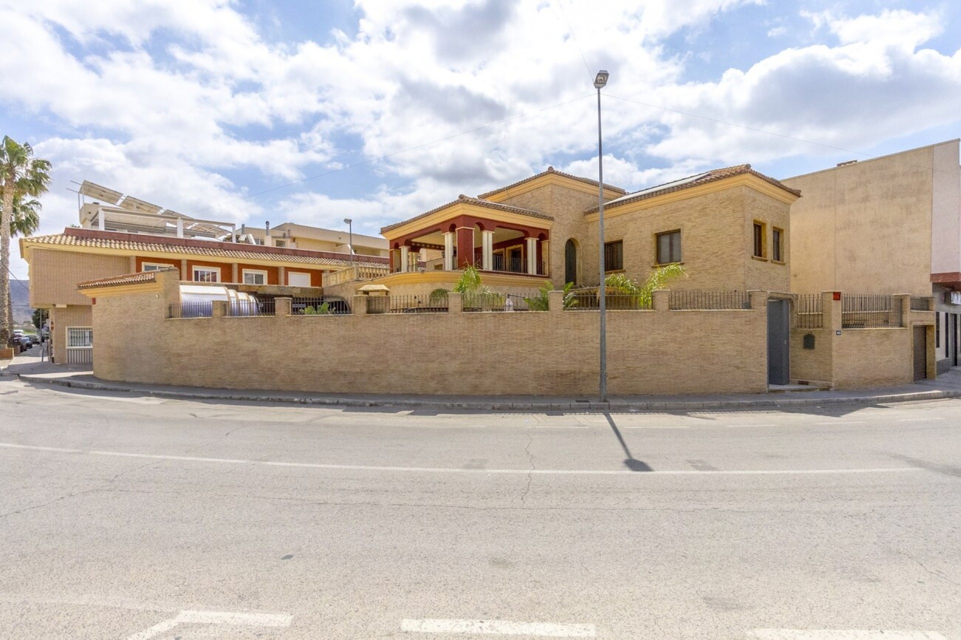 Brukt - Villa -
La Aparecida - Costa Blanca