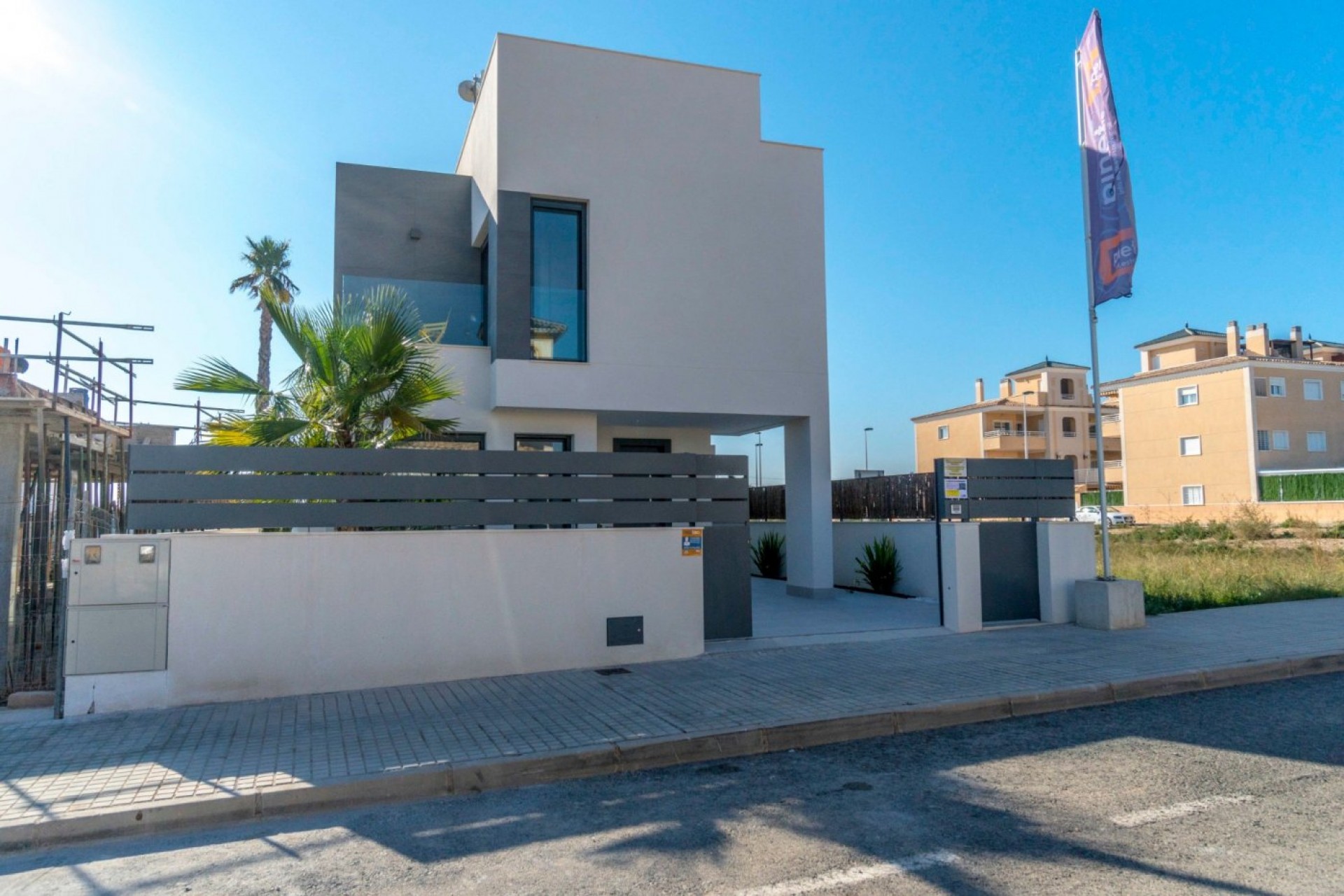 Brukt - Villa -
La Marina - Costa Blanca