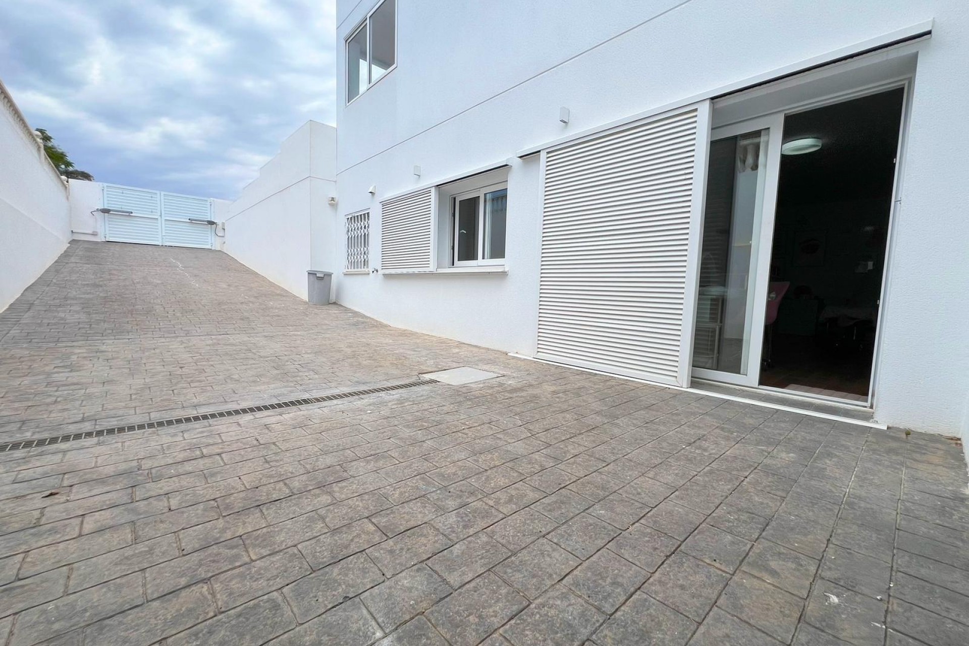 Brukt - Villa -
La Marina - Costa Blanca