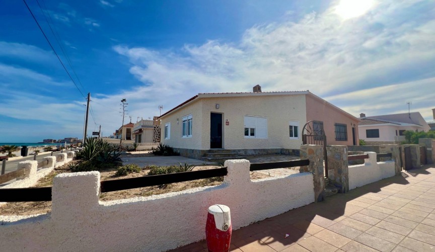 Brukt - Villa -
La Mata - Costa Blanca