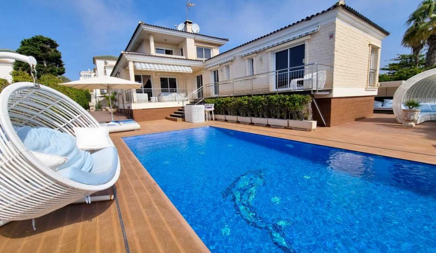 Brukt - Villa -
La Mata - Costa Blanca