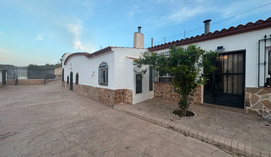 Brukt - Villa -
La Zarza - Inland