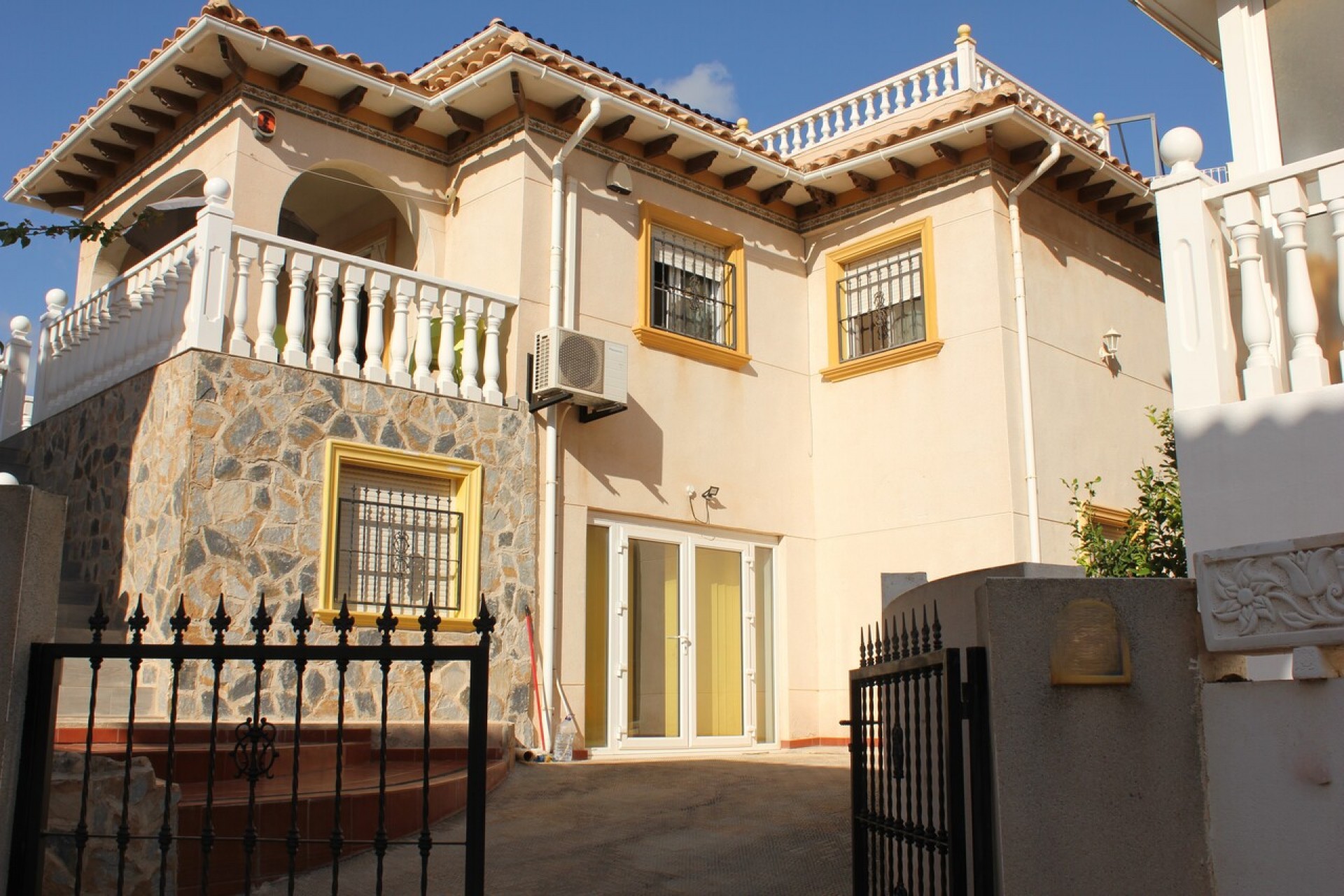 Brukt - Villa -
La Zenia - Costa Blanca