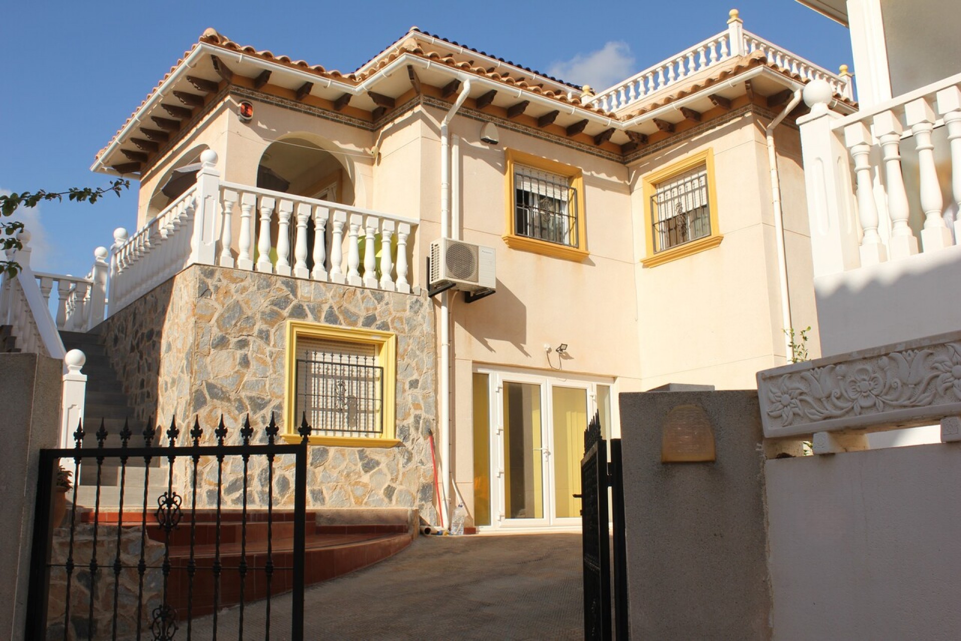 Brukt - Villa -
La Zenia - Costa Blanca