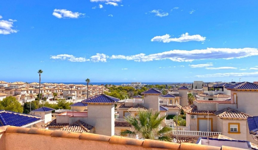 Brukt - Villa -
La Zenia - Costa Blanca