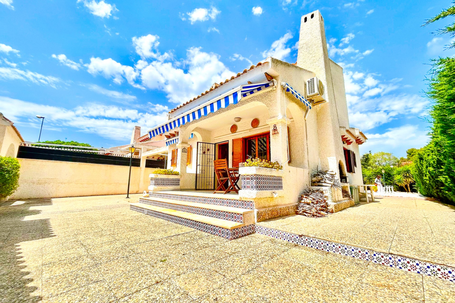 Brukt - Villa -
La Zenia - Costa Blanca
