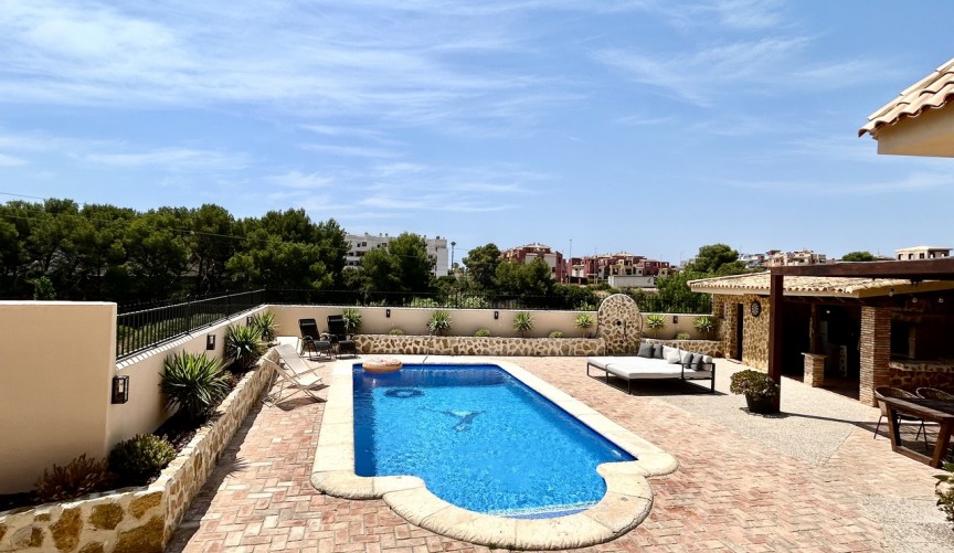 Brukt - Villa -
La Zenia - Costa Blanca