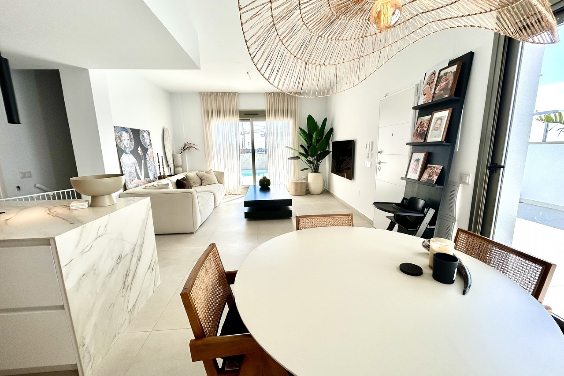 Brukt - Villa -
Las Filipinas - Inland
