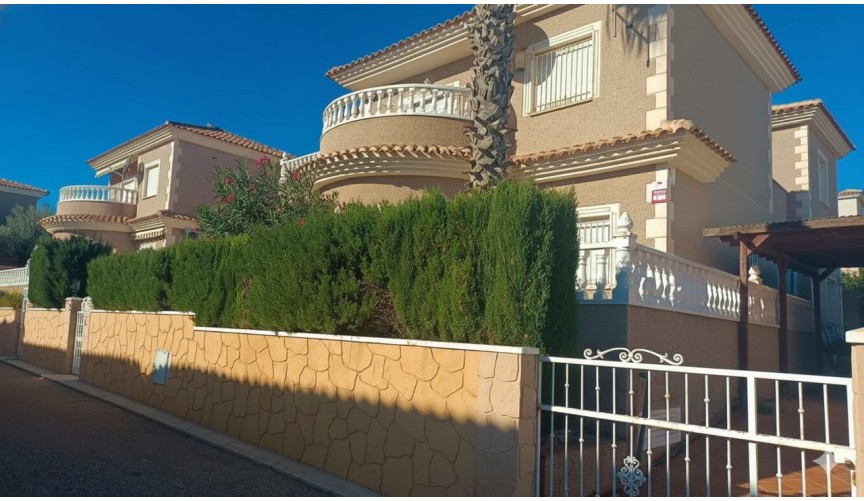 Brukt - Villa -
Los Altos - Costa Blanca