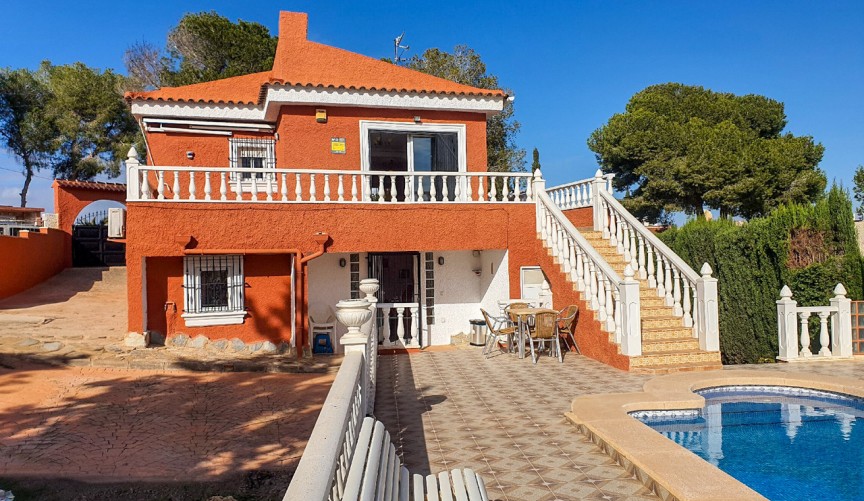 Brukt - Villa -
Los Balcones - Costa Blanca